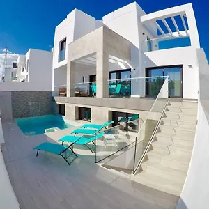 Manhattan Villa Nerja